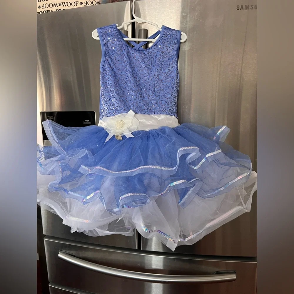 Weissman‎ dance costume